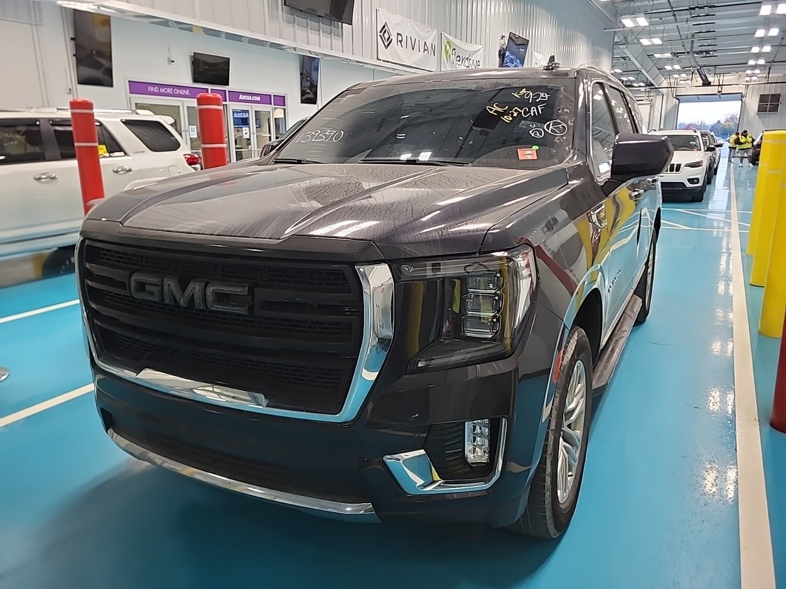 2023 GMC Yukon SLT