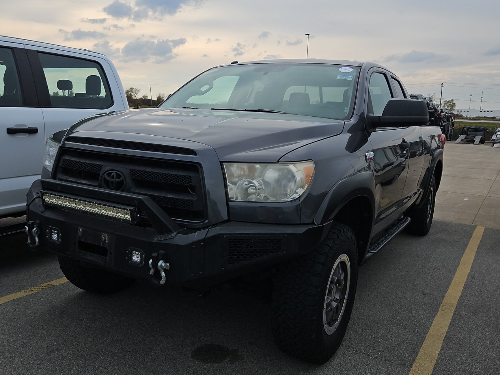 2011 Toyota Tundra DBL 5.7l V8 6-SPD At