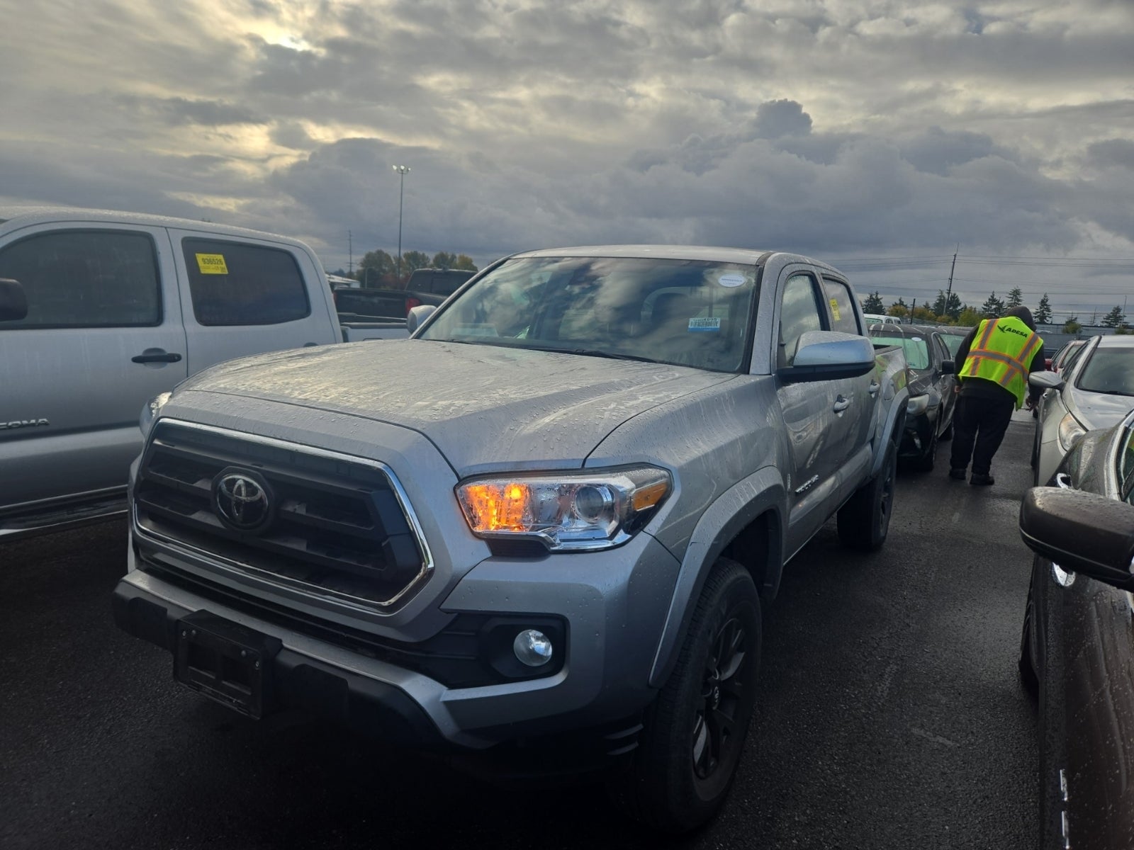 2022 Toyota Tacoma SR5 Double Cab 5' Bed V6 At