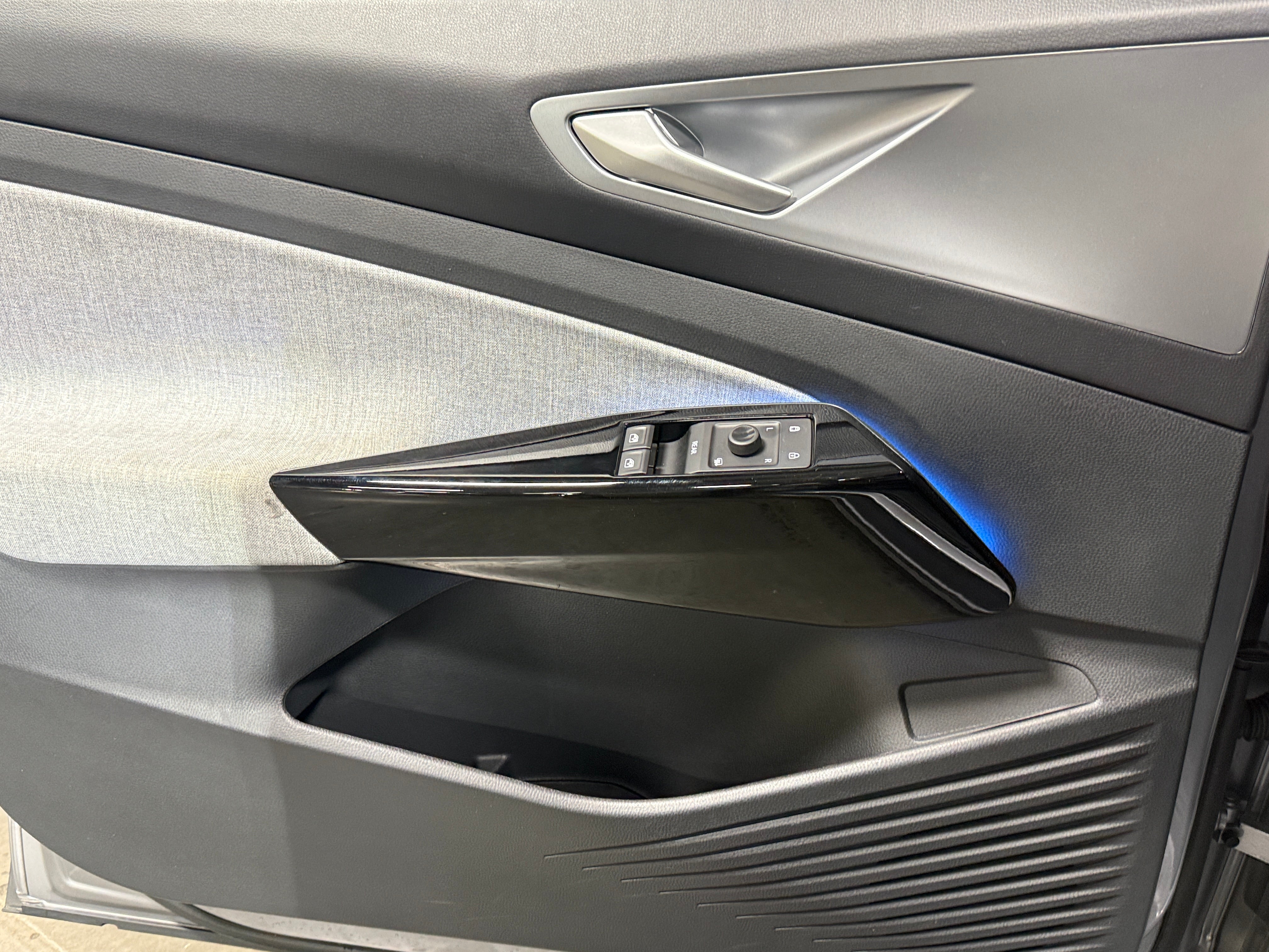 Used 2023 Volkswagen ID.4 PRO with VIN 1V2CMPE86PC025548 for sale in Auburn, WA
