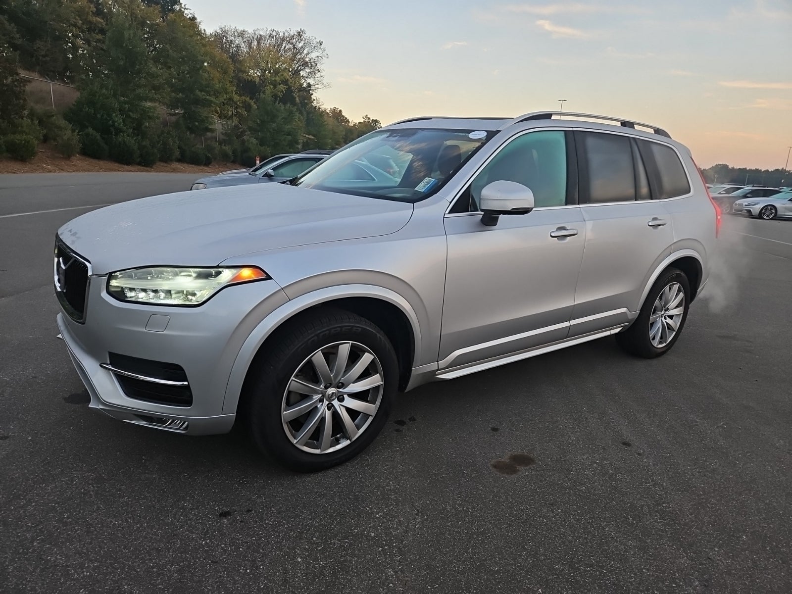 2016 Volvo XC90 T6 Momentum