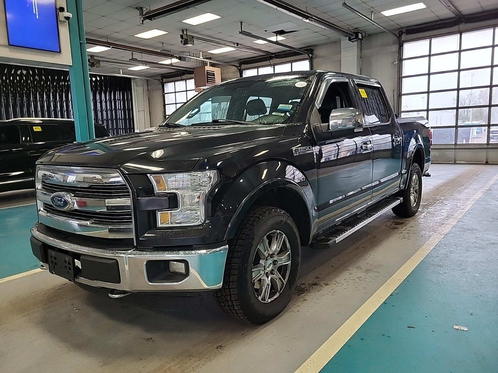 2015 Ford F-150 4WD Supercrew 145" Lariat