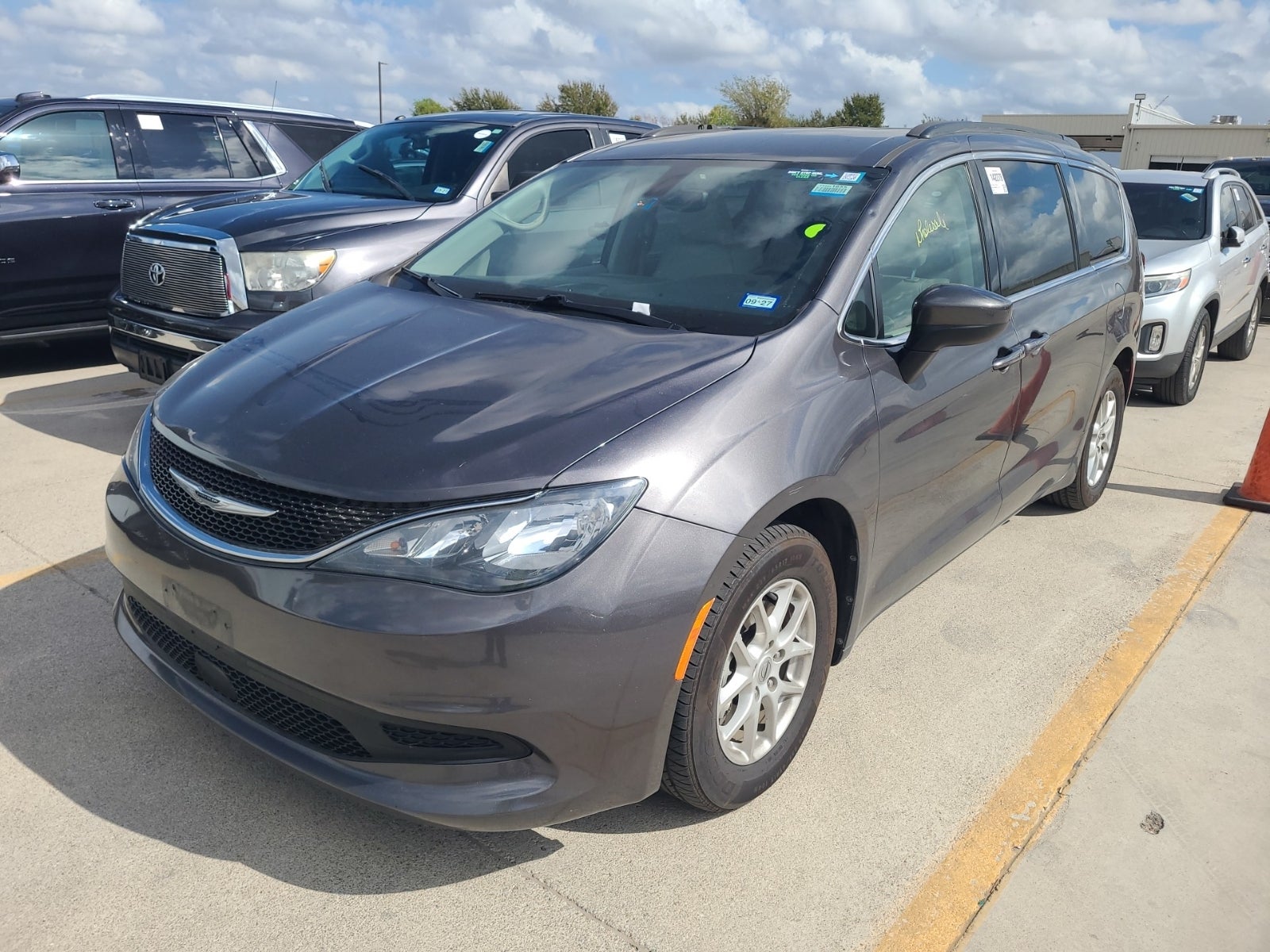 2021 Chrysler Voyager Lxi