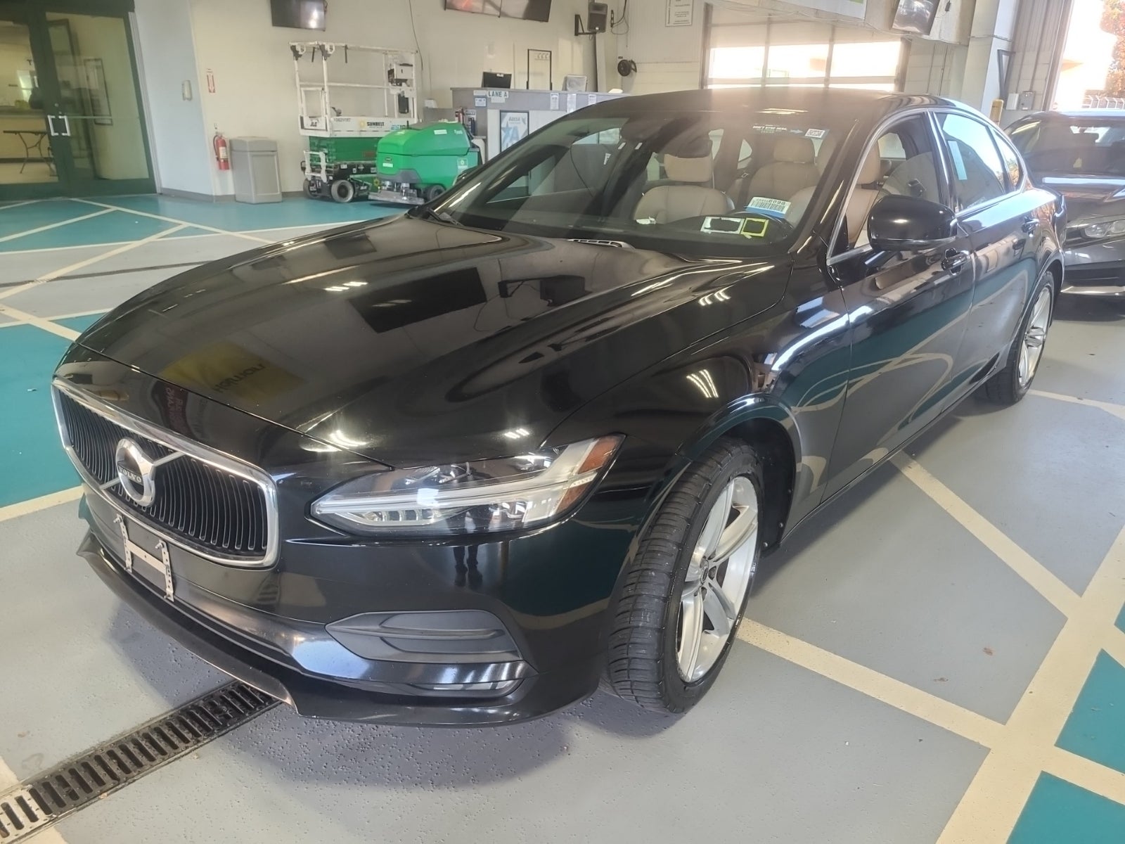 2018 Volvo S90 Momentum