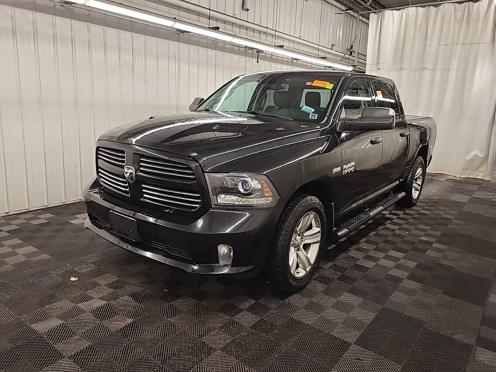 2016 Ram 1500 4WD Crew Cab 140.5" Sport