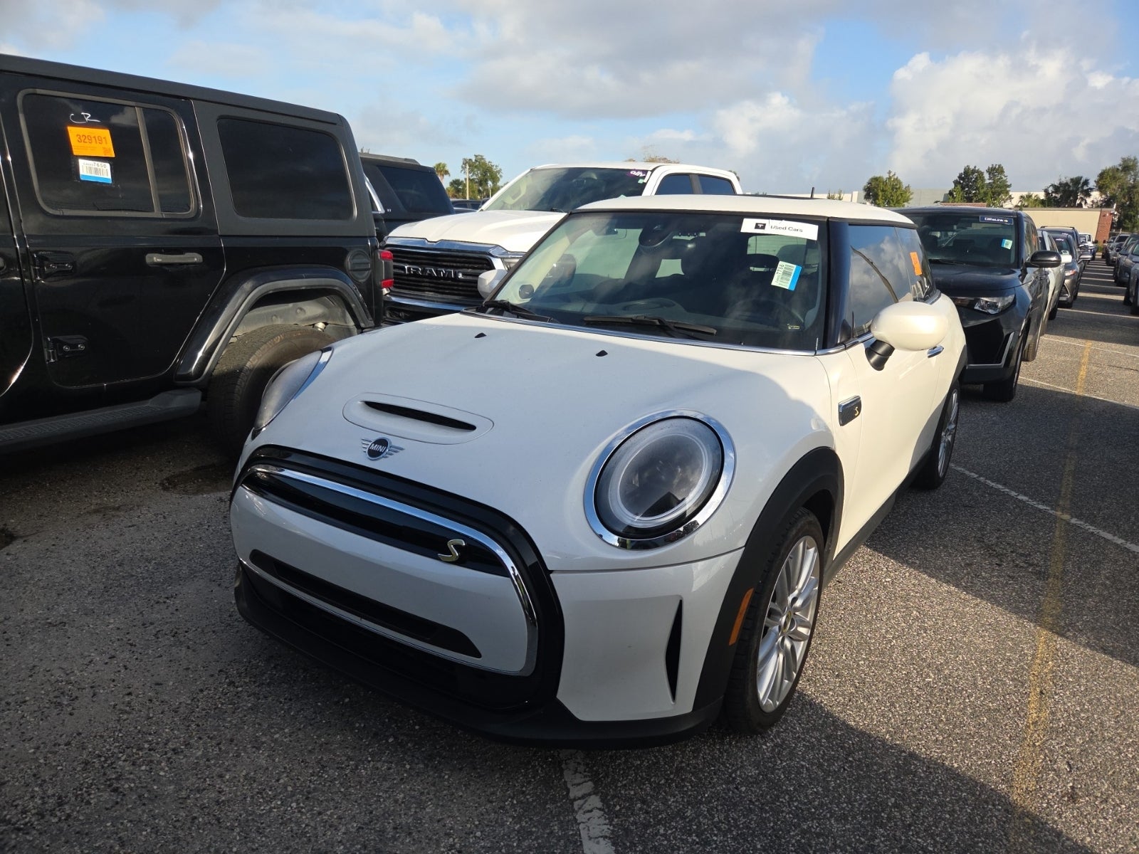 2024 Mini SE Hardtop Cooper SE