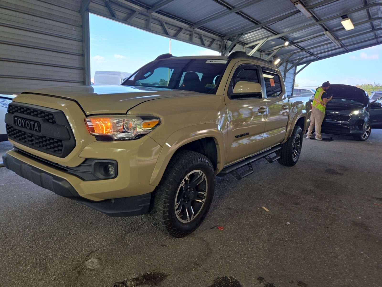 2018 Toyota Tacoma SR5 Double Cab 5' Bed V6 4x2 At