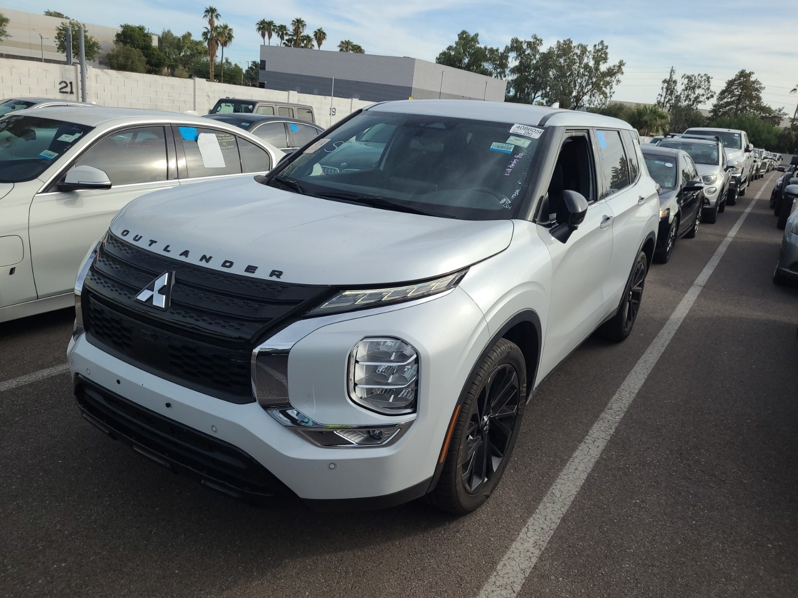 2023 Mitsubishi Outlander SE Black Edition