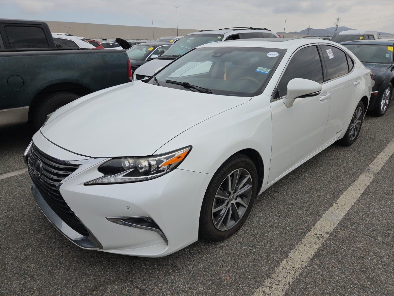 2016 Lexus ES 300h Hybrid