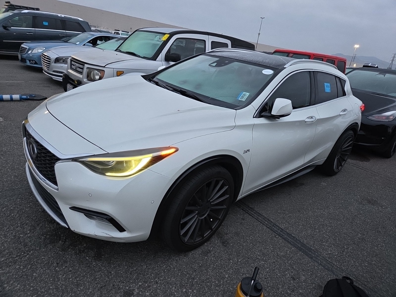 2017 Infiniti QX30 Premium