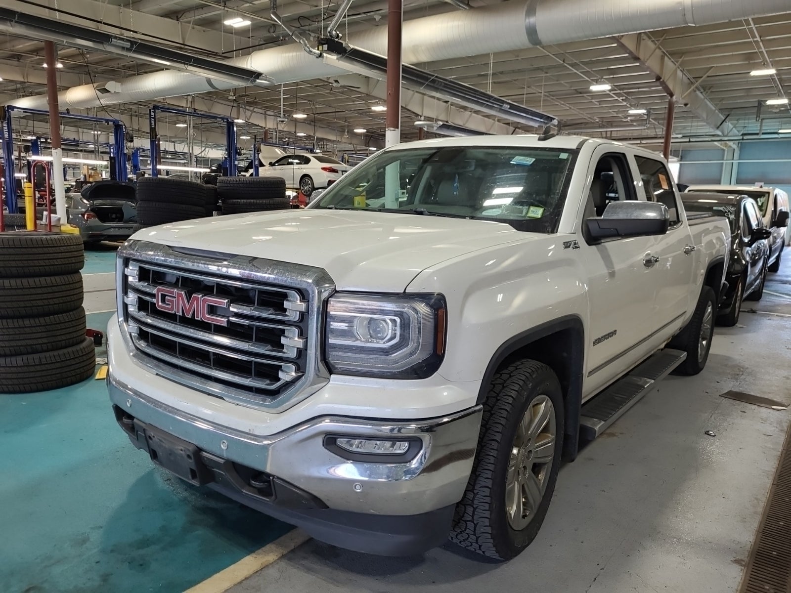 2017 GMC Sierra 1500 4WD Crew Cab 143.5" SLT