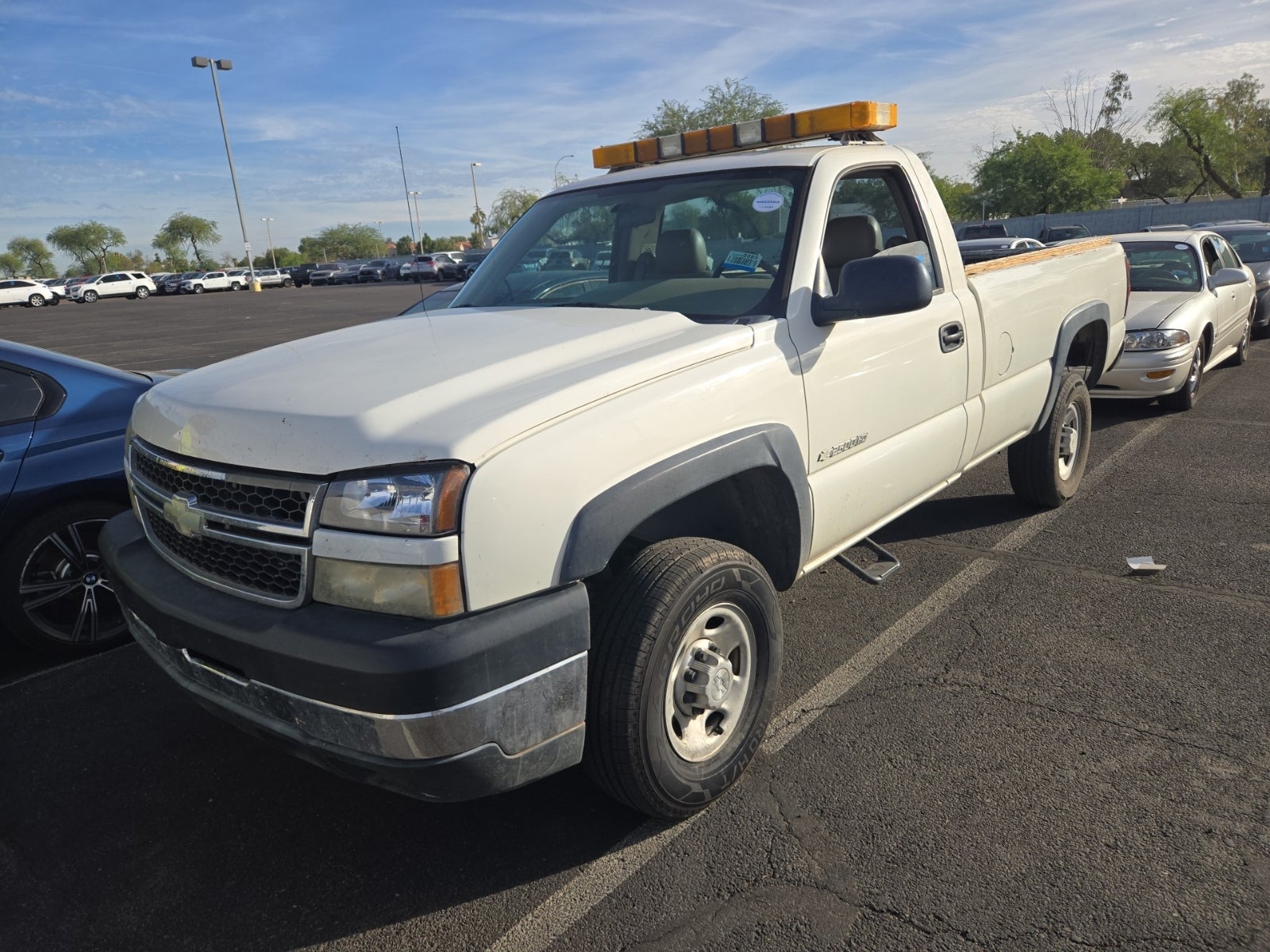 2006 Chevrolet Silverado 2500HD Reg Cab 133" WB 2WD Work Truck