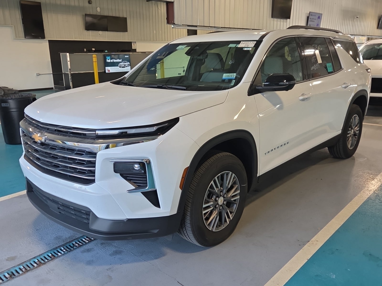2026 Chevrolet Traverse FWD LT