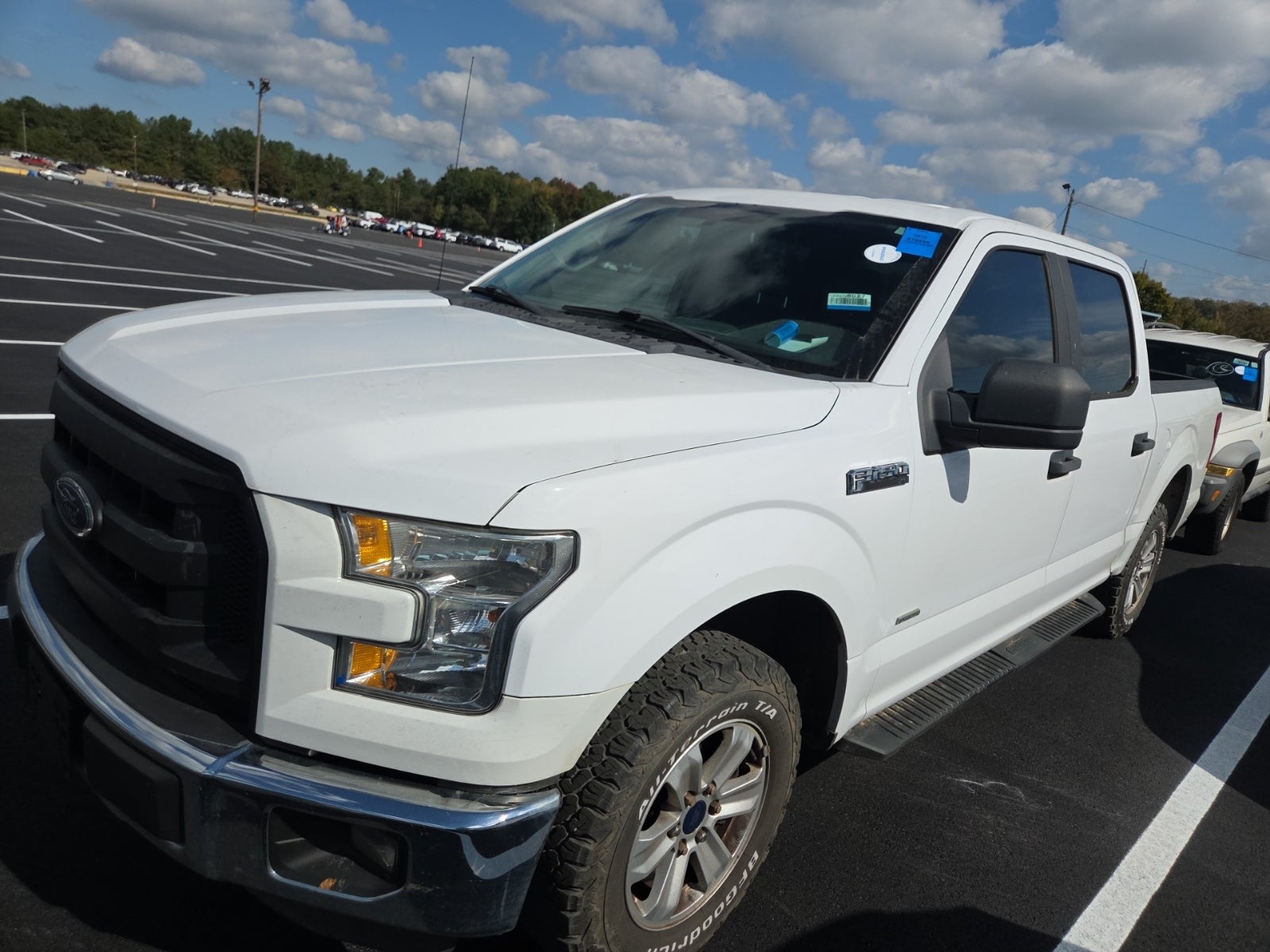 2015 Ford F-150 2WD Supercrew 145" XL