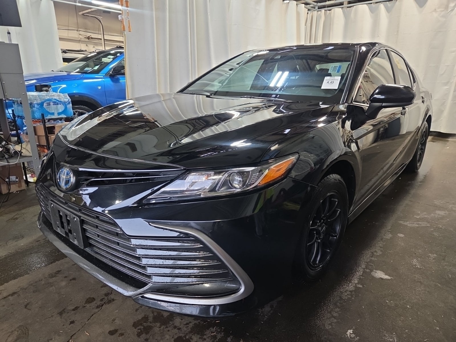 2022 Toyota Camry Hybrid LE