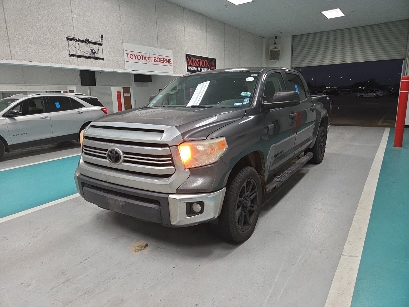 2017 Toyota Tundra SR5 Crewmax 5.5' Bed 5.7l FFV