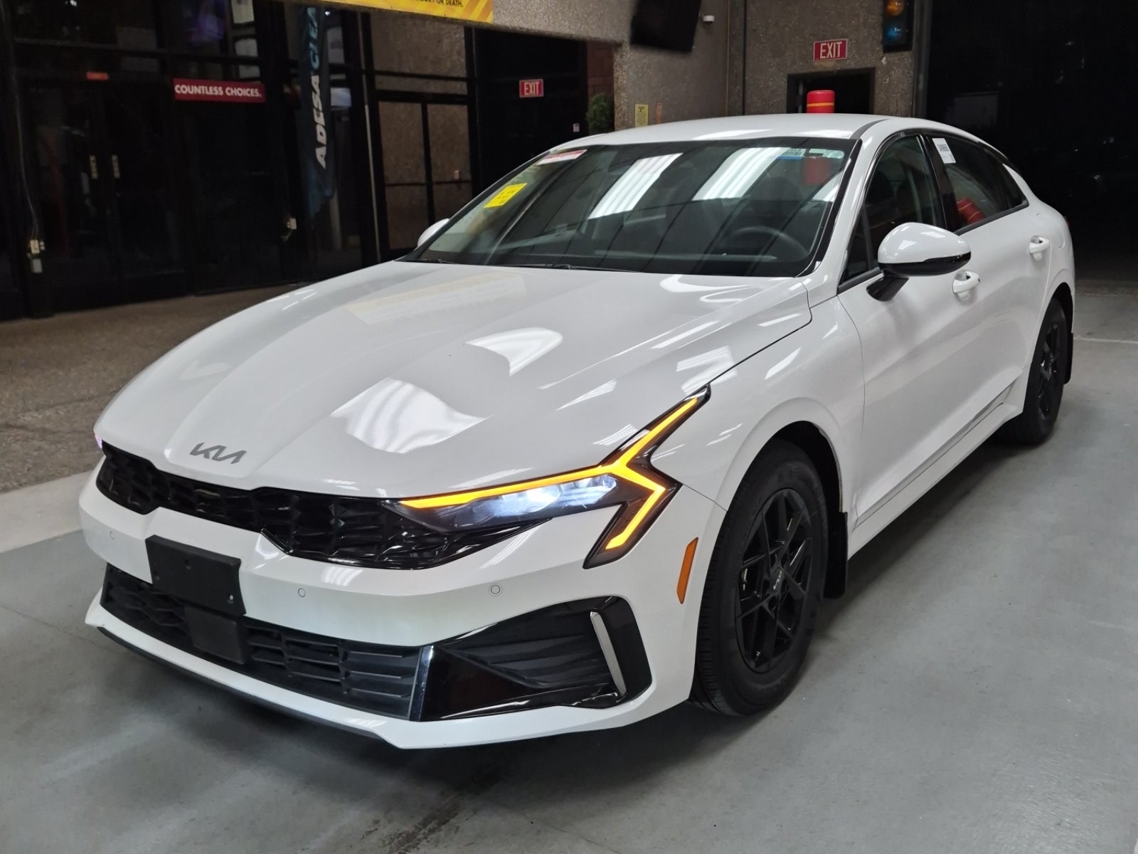 2025 Kia K5 LXS