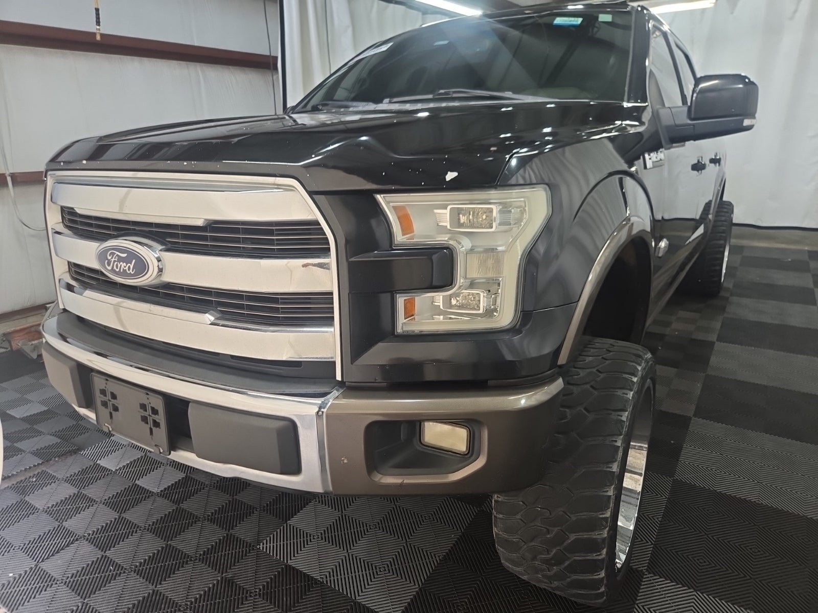 2015 Ford F-150 2WD Supercrew 145" King Ranch