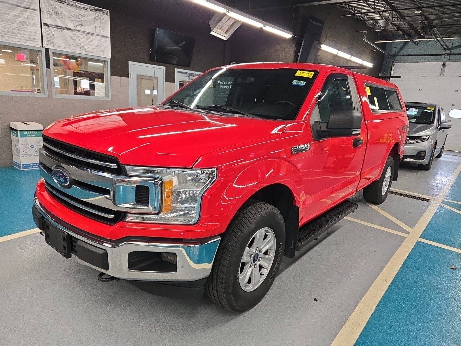 2018 Ford F-150 XLT 4WD Reg Cab 8' Box