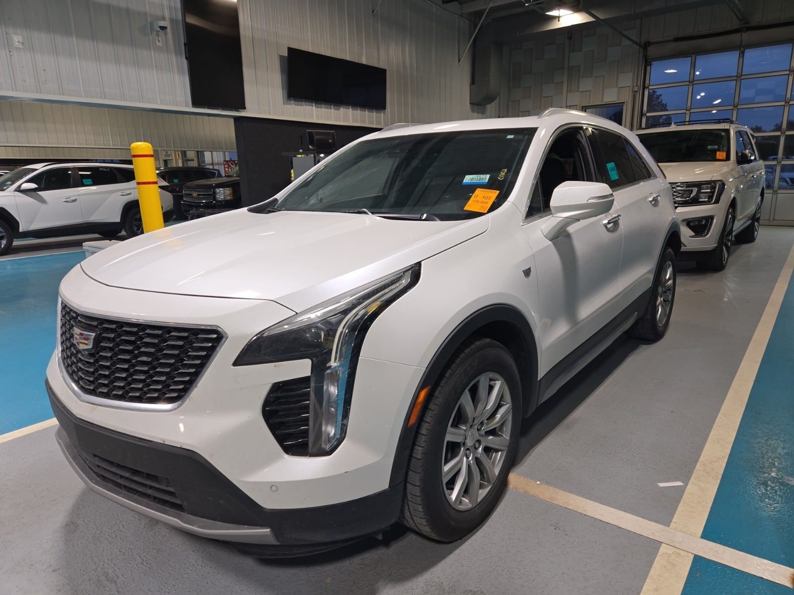 2022 Cadillac XT4 AWD Premium Luxury
