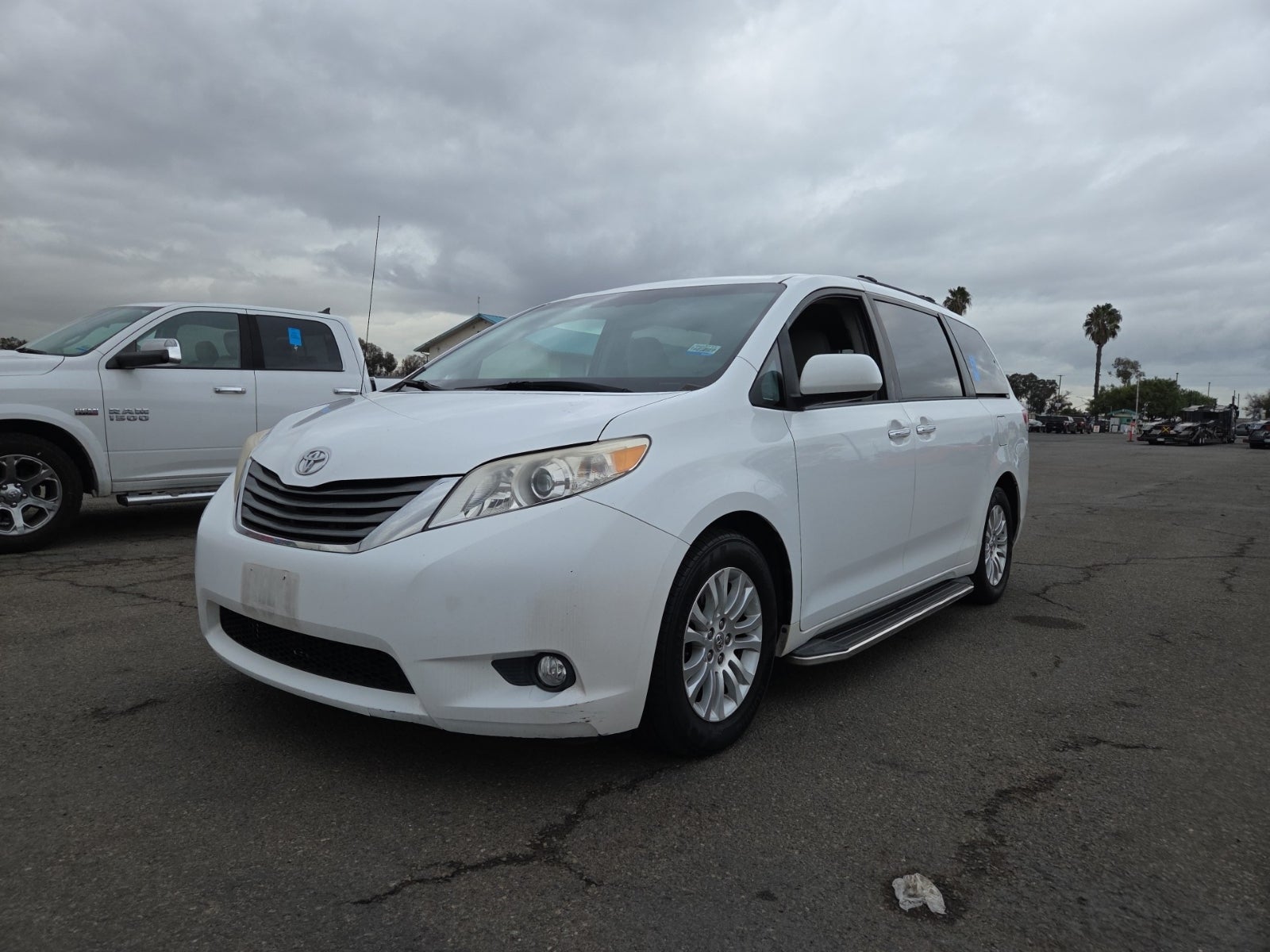 2013 Toyota Sienna XLE