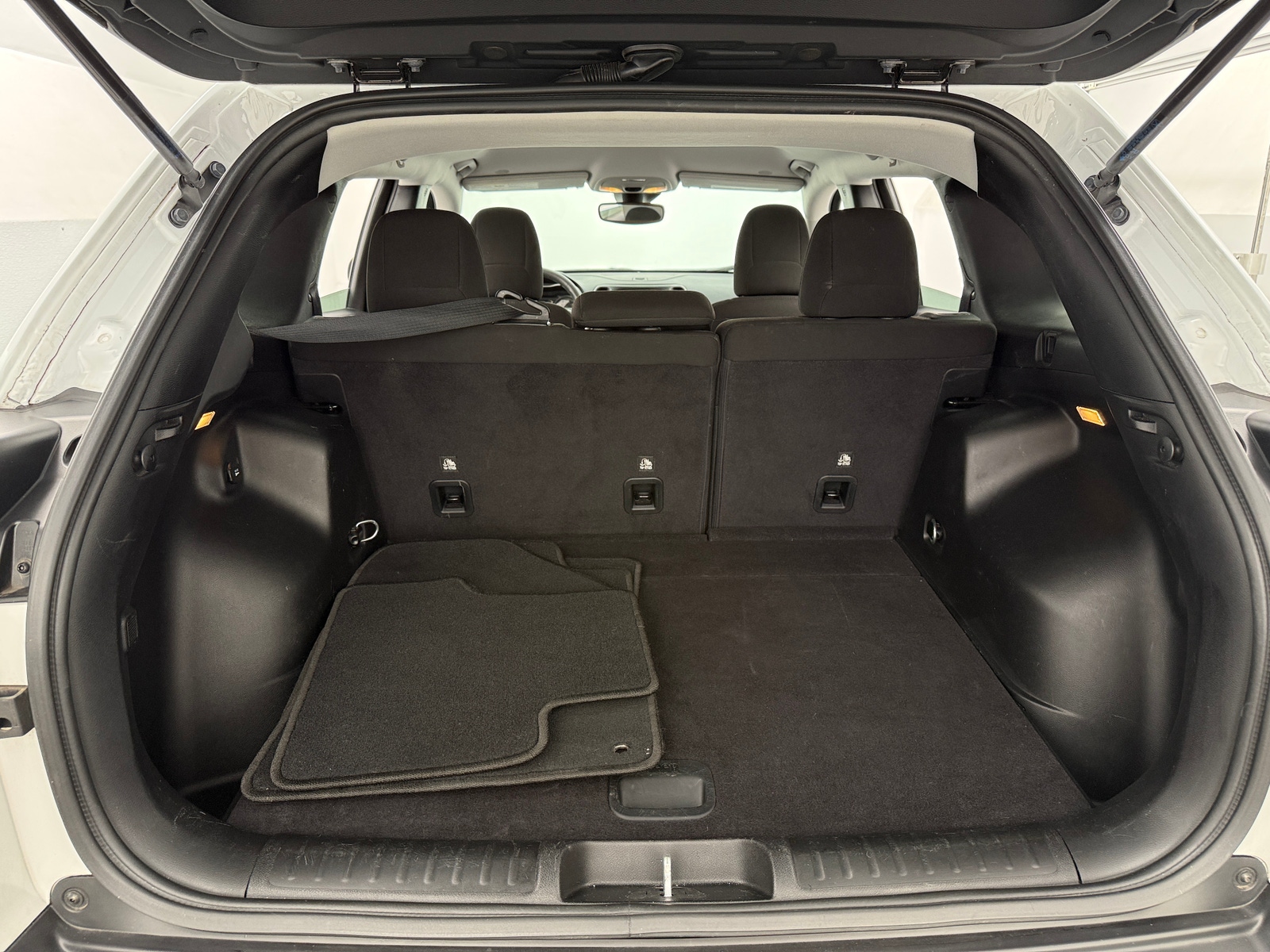 Thumbnail: 2021 Jeep Cherokee - 7