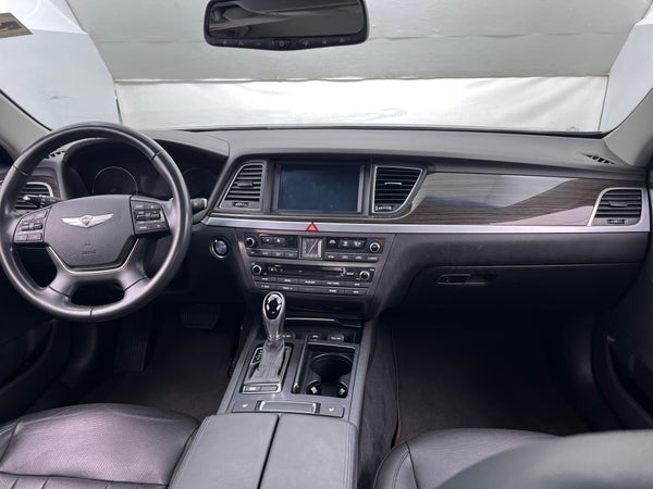 used-2016-hyundai-genesis-carvana