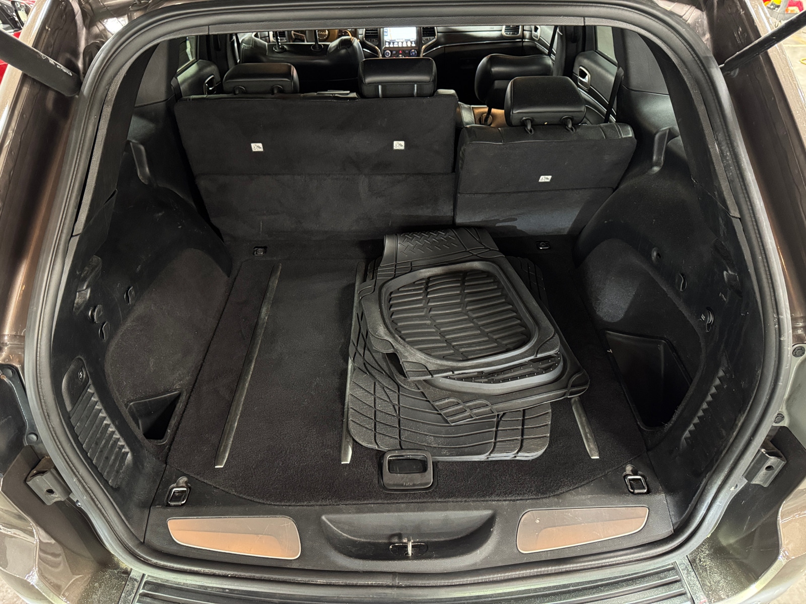 Thumbnail: 2017 Jeep Grand Cherokee - 7